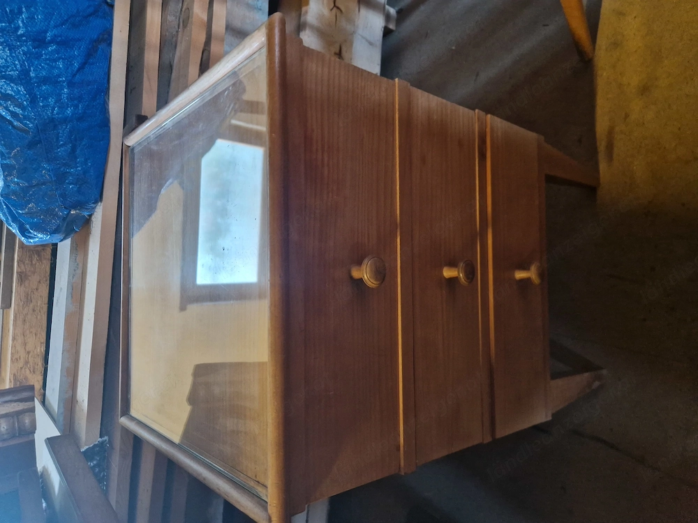 Kasten mit 3 Schubladen 