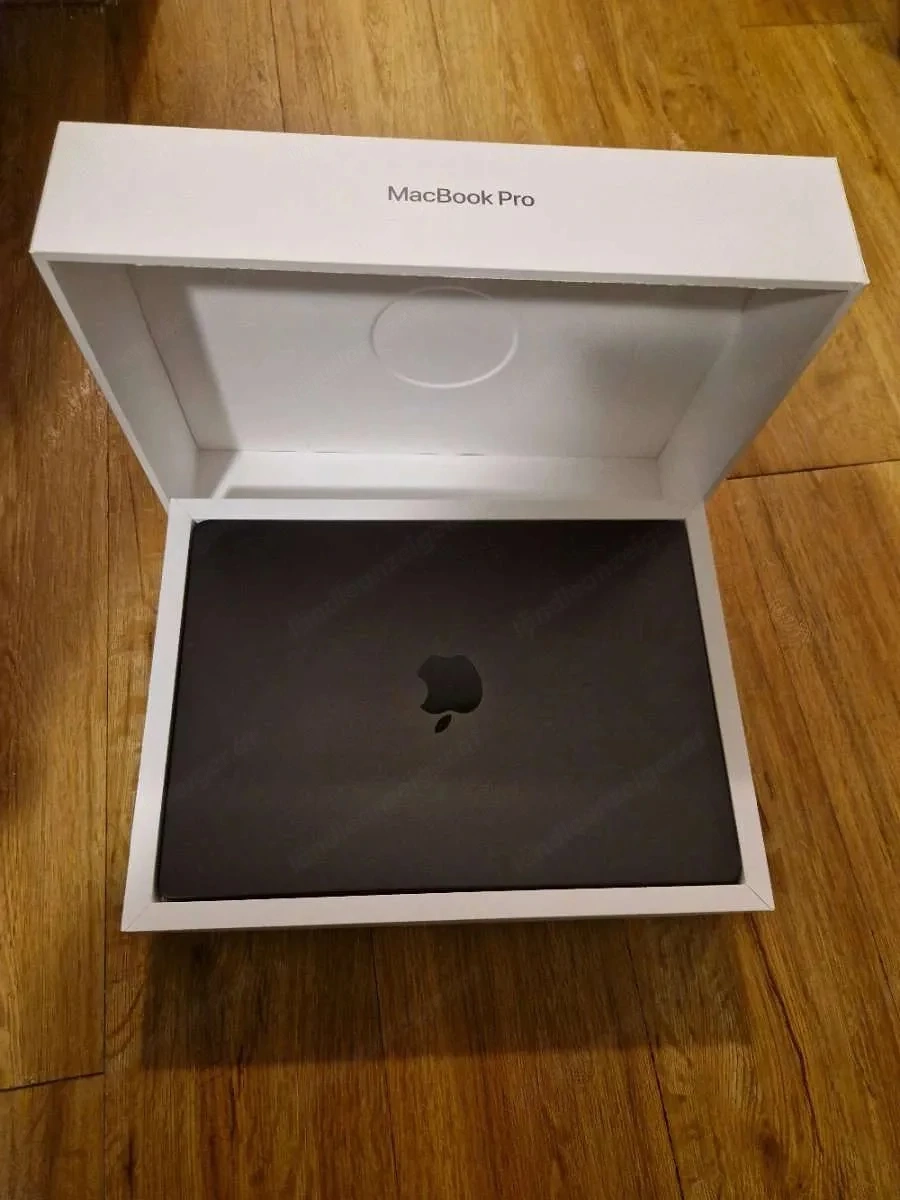 MacBook Pro M3 1TB Space Schwarz