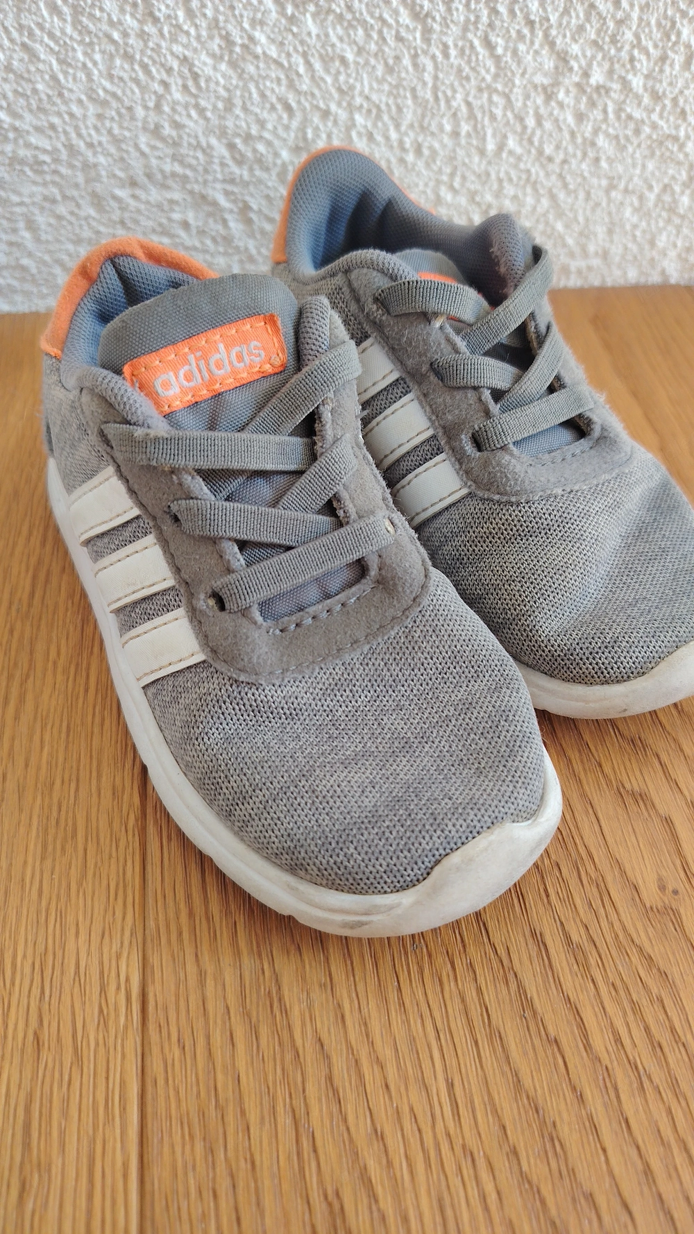 Adidas Turnschuhe gr. 24