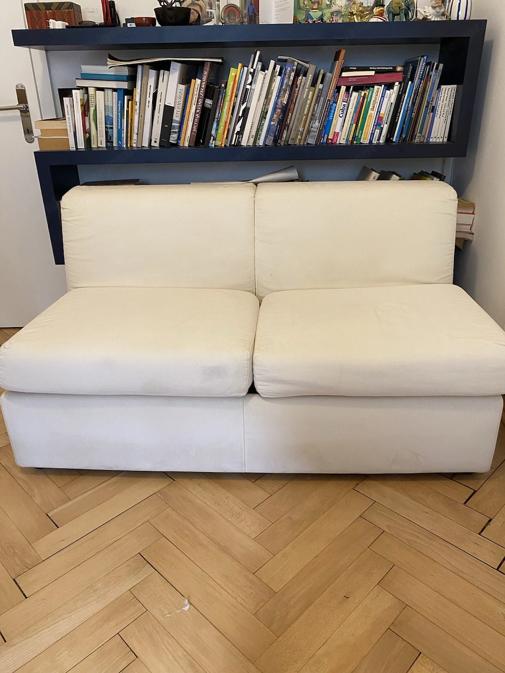 Weiße Ausziehcouch zu verkaufen 