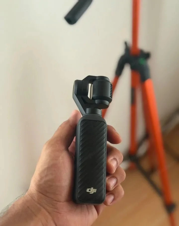 DJI Osmo Pocket 4 Creator Combo