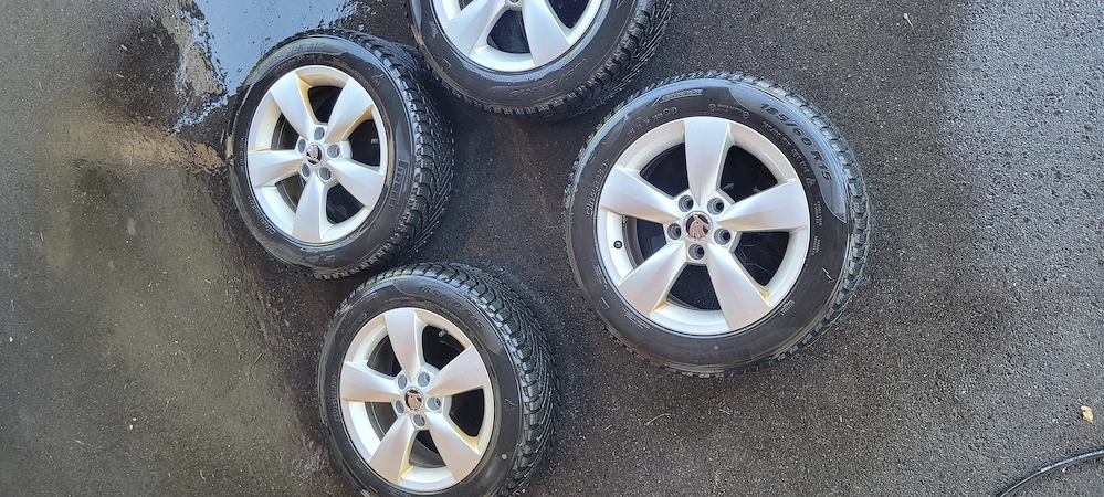 4x Winterräder Skoda Fabia   Pirelli Cinturato 185 60 R15 auf Alufelgen gebraucht
