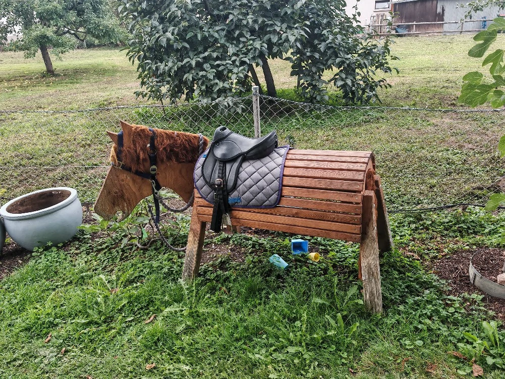 Holzpferd Outdoor für den Garten