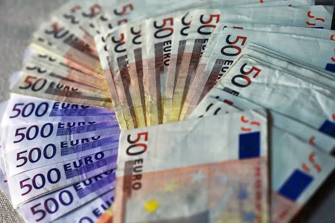Kredi!te:und Investitionen zu sehr einfachen Konditionen  Wir bieten Finanzierungs- und Investitions