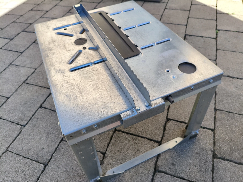 Maschinen Tisch