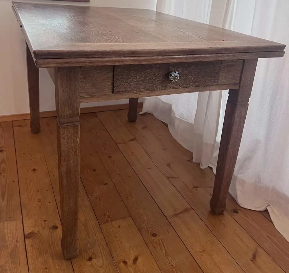 Tisch aus Eiche 