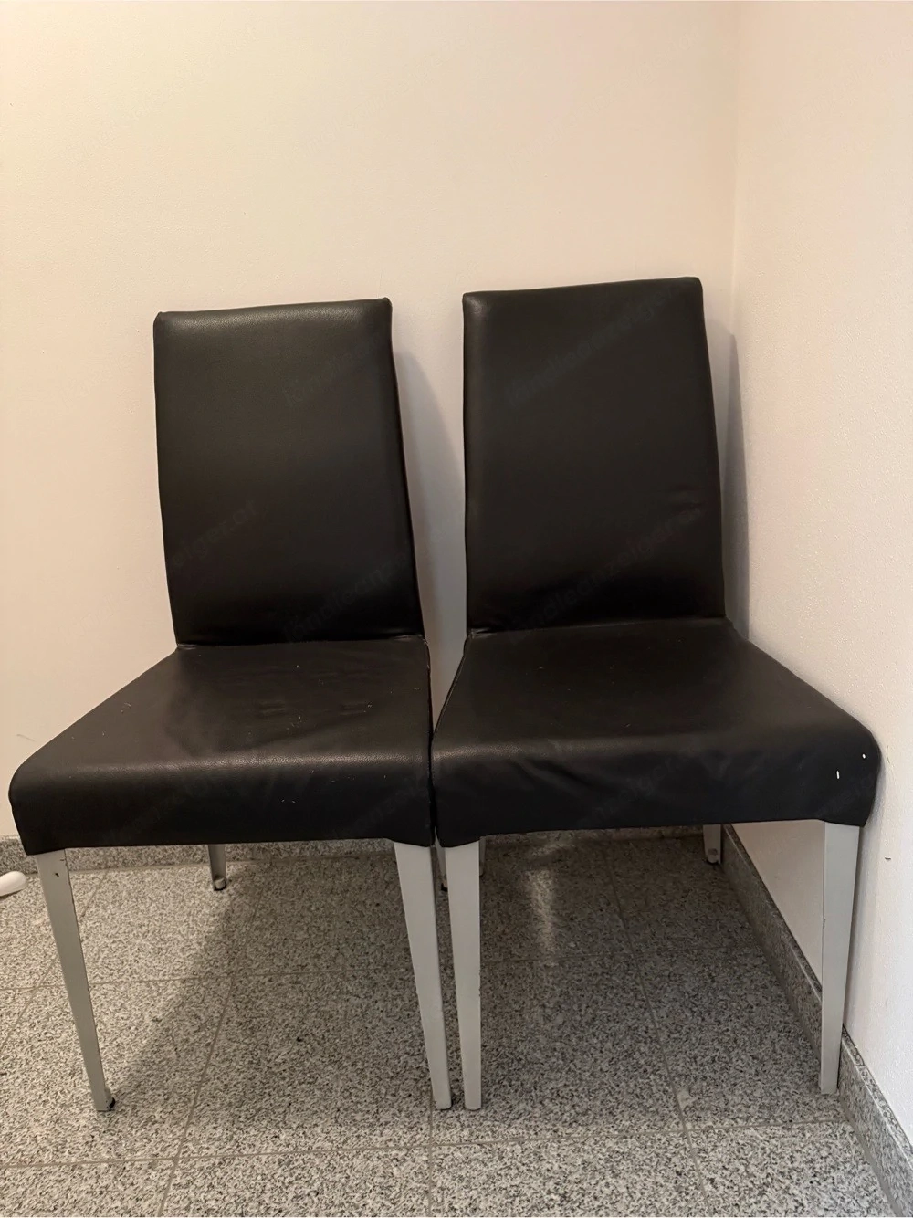 Schwarze Esszimmerstühle aus Leder
