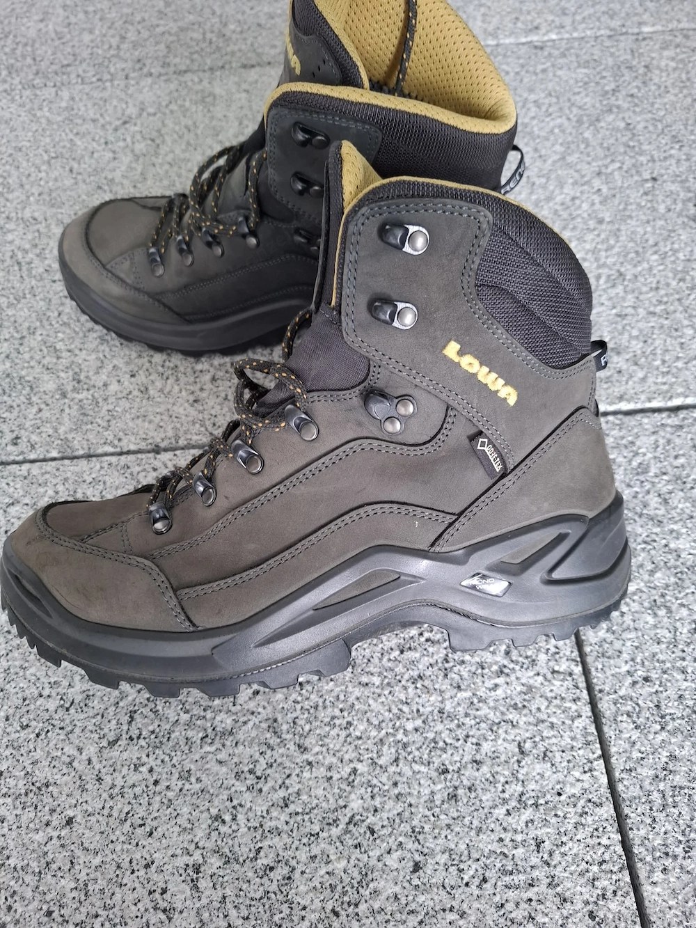 Wanderschuhe Lowa