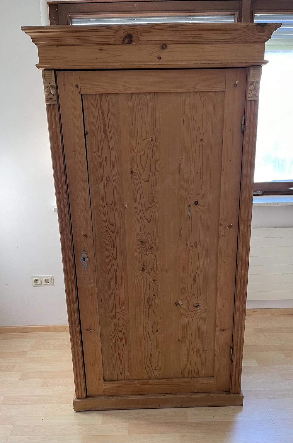 Alter eintüriger Bauernschrank   Weichholz Kleiderschrank