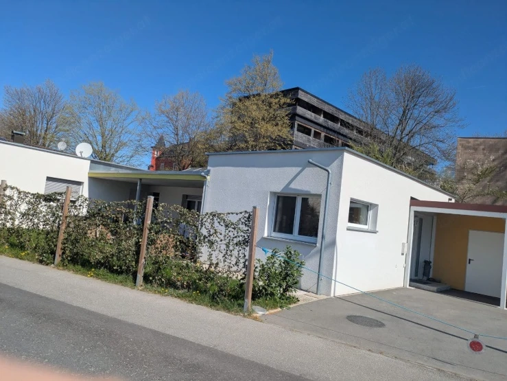 schönes WG Zimmer in einem Haus in Bregenz, mit Garten