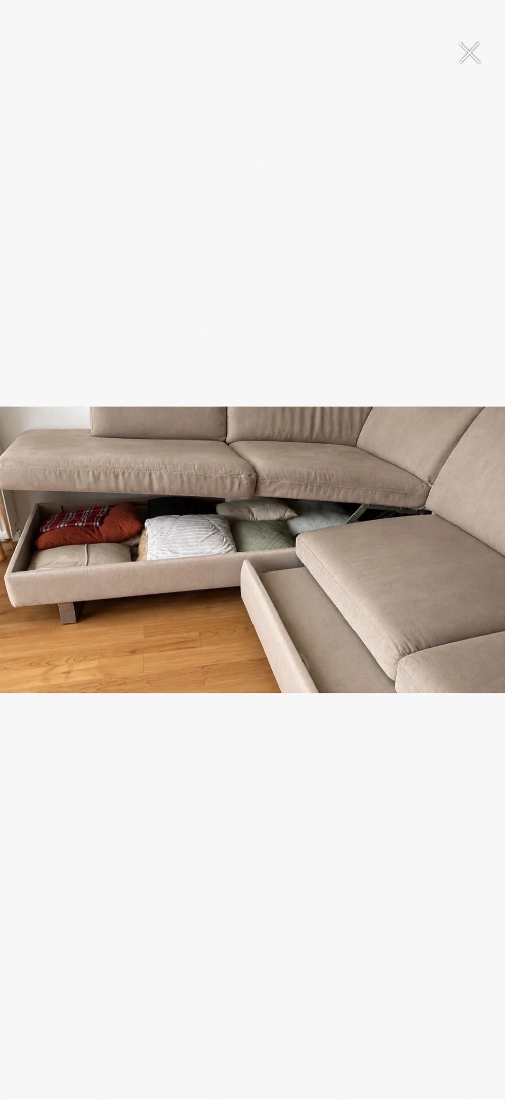 SOFA Mit Stauraum und Bettfunktion.