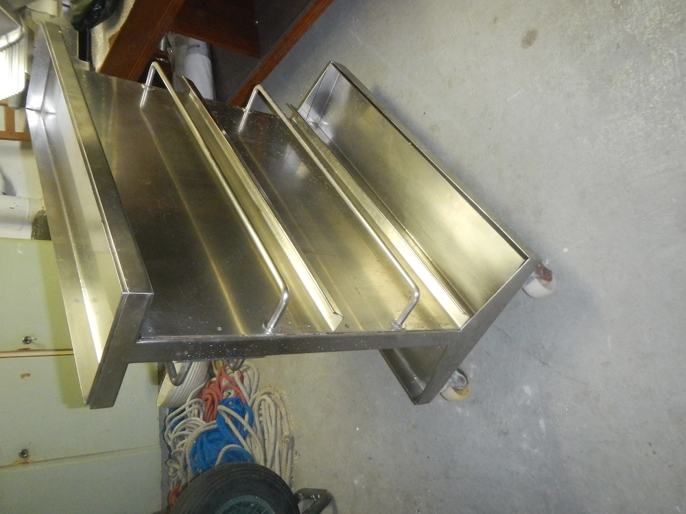 Küchenwagen.  Halter, für Gewürz und Küchenwerkzeug