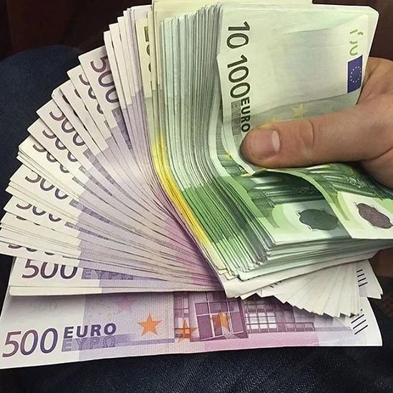 KRED!ITE: für Privatpersonen und Unternehmen   In ganz Österreich  Wir bieten private Finanzierungen