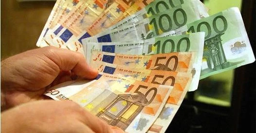 KREDI!TE: für Privatpersonen und Unternehmen   In ganz Österreich  Wir bieten private Finanzierungen