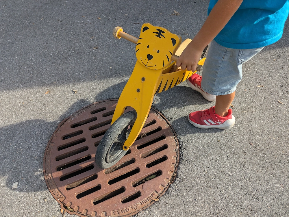 Zu verschenken: Laufrad Tiger aus Holz