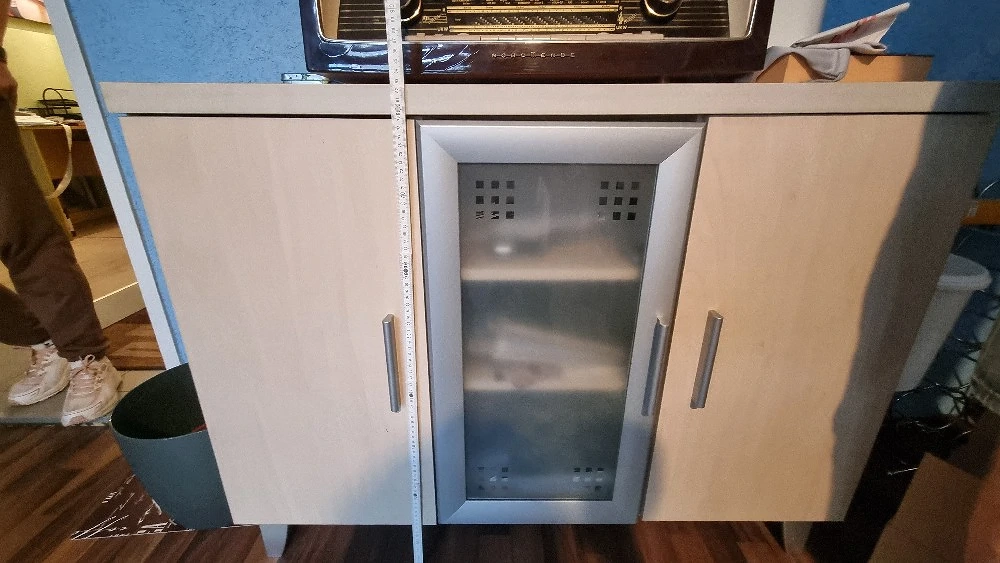 ZU VERSCHENKEN Kästchen Sideboard Kommode