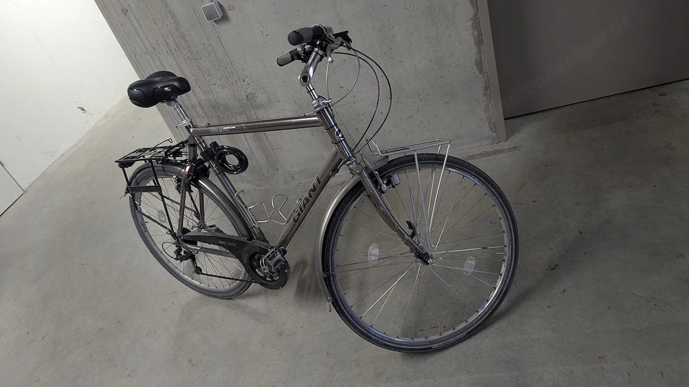 Classic Citybike Giant "Custom Super Lite"   Dynamo, Kettenschutz & Panniers inklusive!