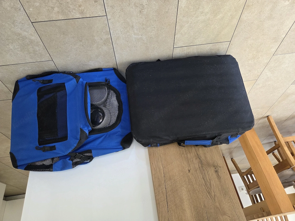 zwei Hundetransporttaschen  Boxen faltbar zu verkaufen 