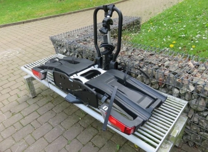 THULE Fahrradträger für AHK, Typ Easy Fold XT 933, 2 Fahrräder