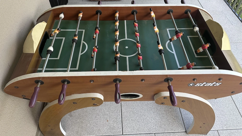 Fußball Tisch, Tischkicker , massiv inkl, Bällen