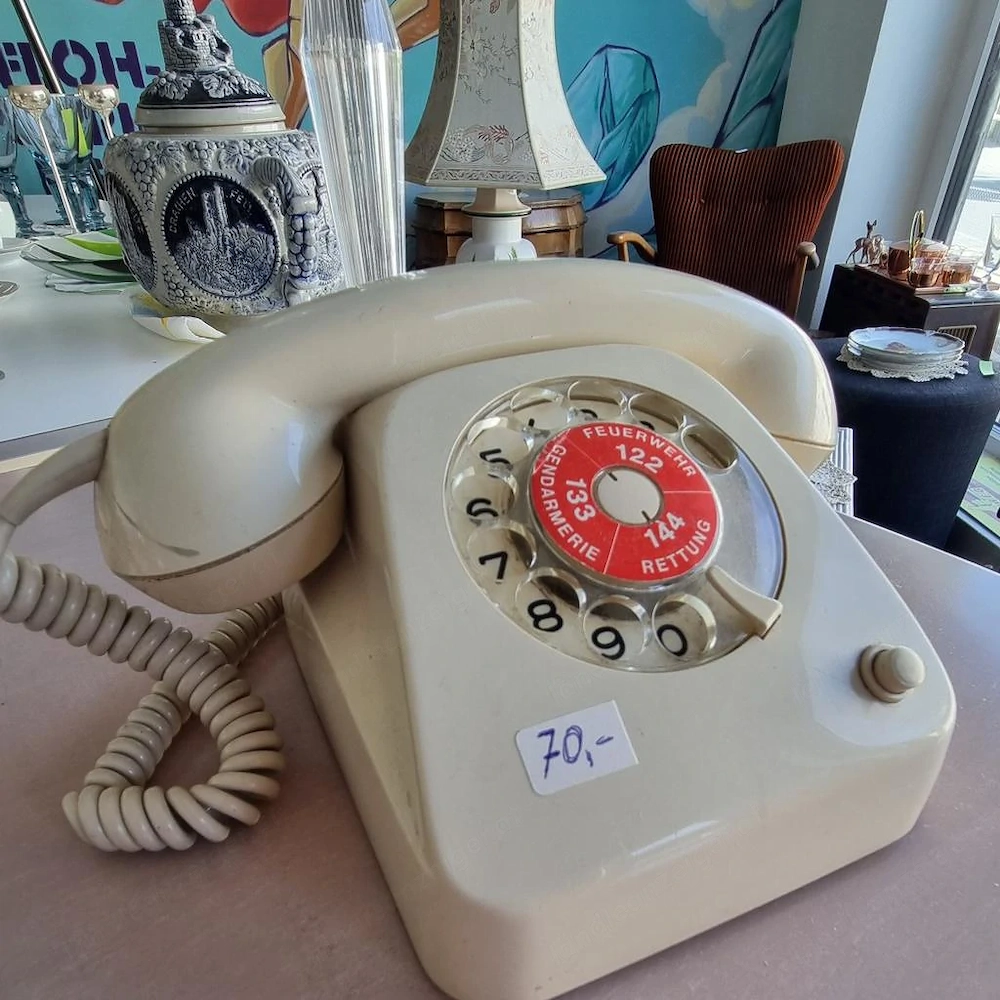 österreichisches Wählscheiben-Telefon Dekoration