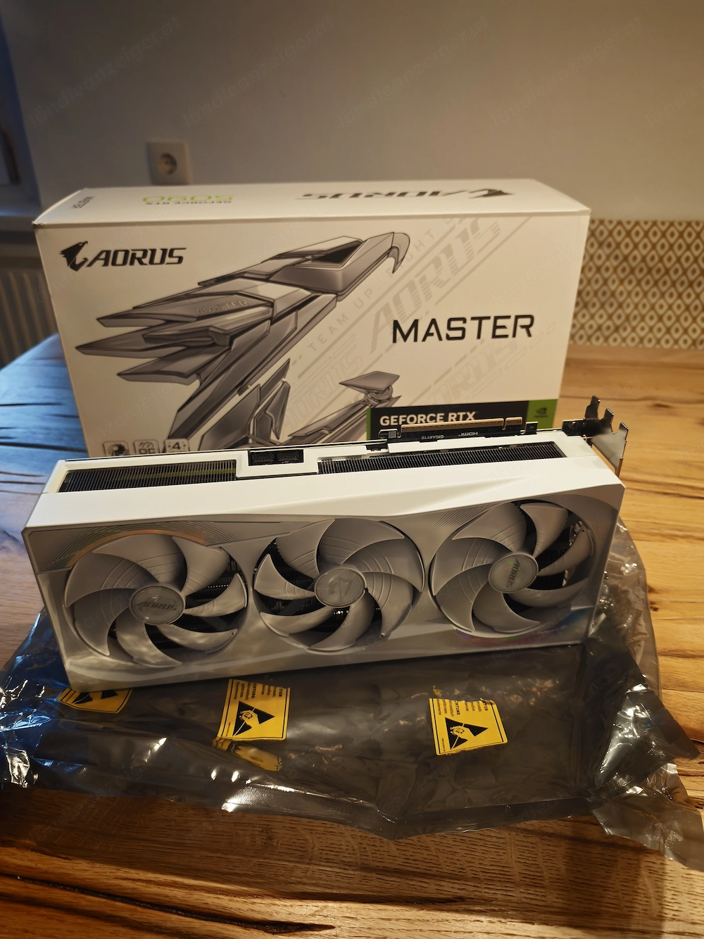 GIGABYTE Aorus GeForce RTX 5090 Master Ice 32G