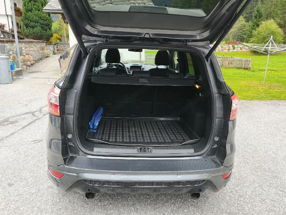Ford Kuga 2.0 TDCi Titanium AWD Aut. | 150 PS | AHK | Top Zustand