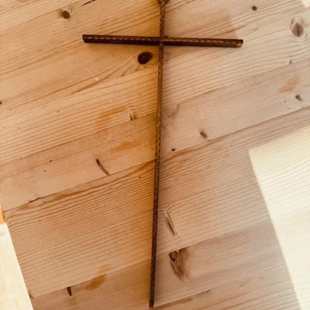 Kreuz aus Messing