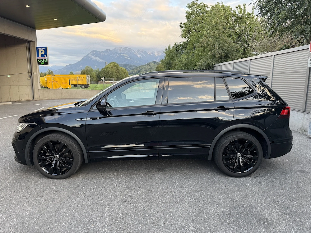 VW Tiguan Allspace R-Line 2.0 TDI 4Motion DSG | PANO | IQ.LIGHT | AHK | Black Style