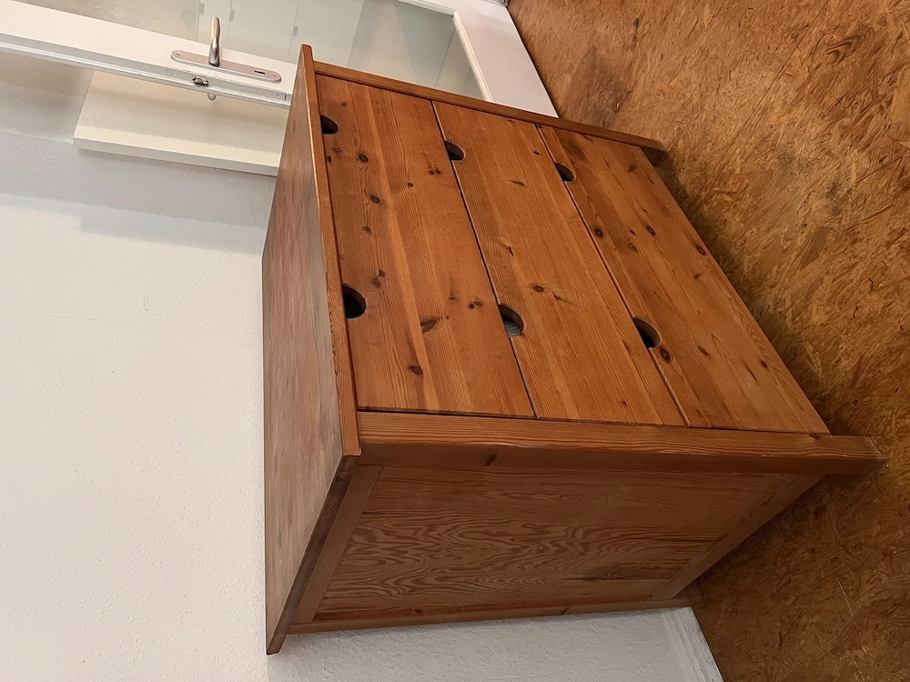 Holzkommode