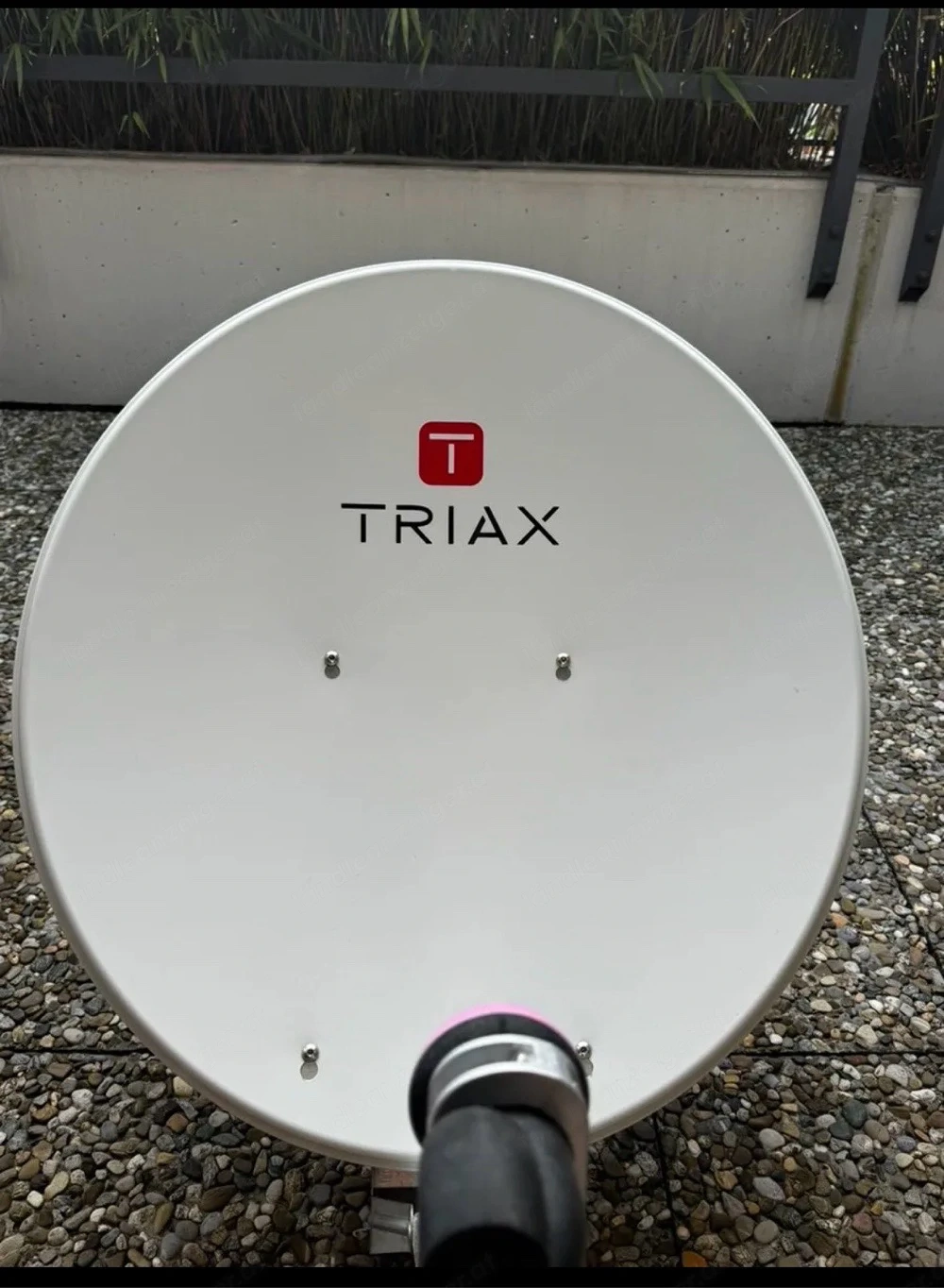Satellitenschüssel 65 cm mit Megasat Twin LNB - voll funktionsfähig