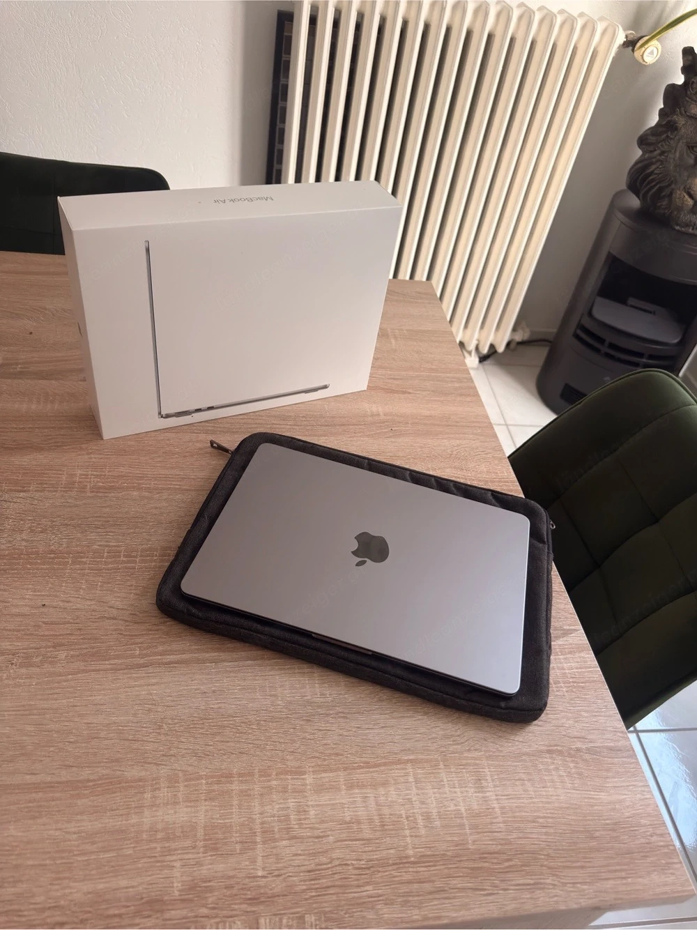 MacBook Air 13.6" M2 Spacegrau - Top Zustand - Komplettset