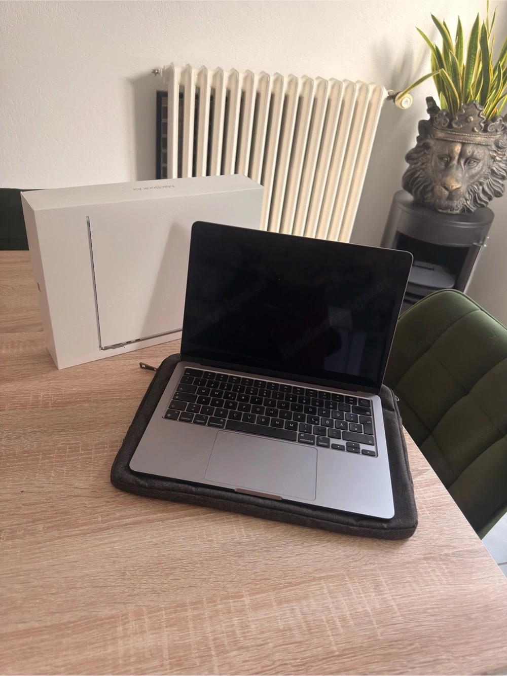 MacBook Air 13.6" M2 Spacegrau - Top Zustand