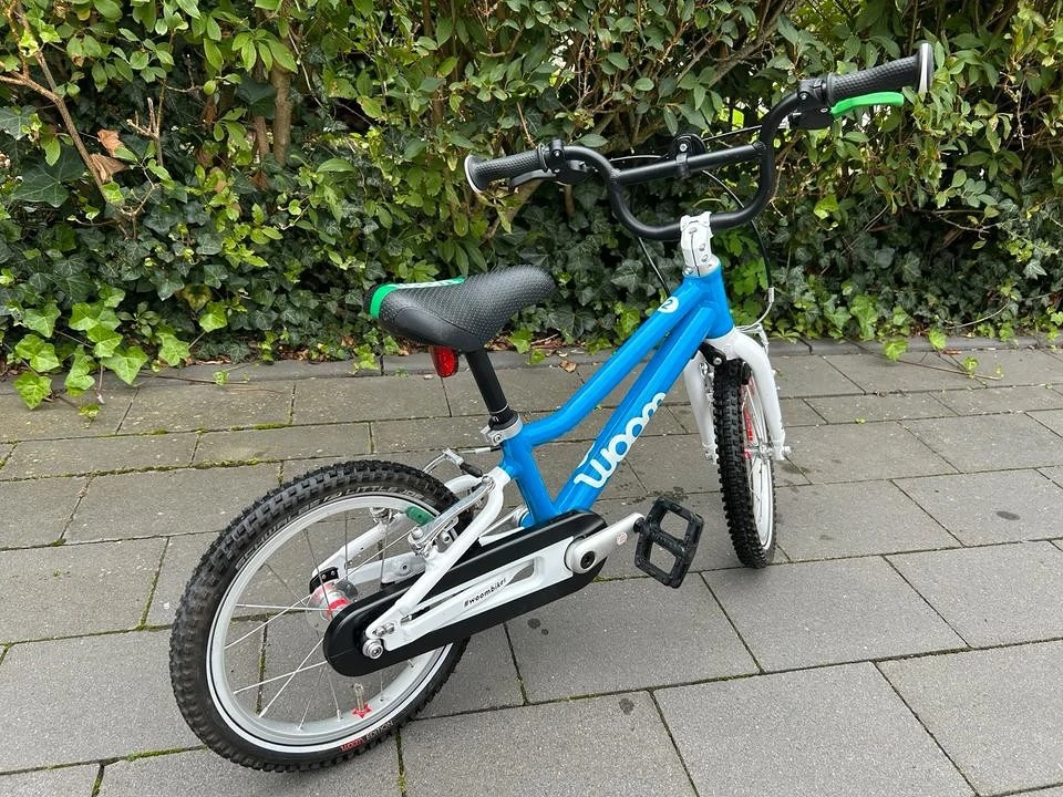 Woom 2 Kinderfahrrad 14 Zoll blau Weiß