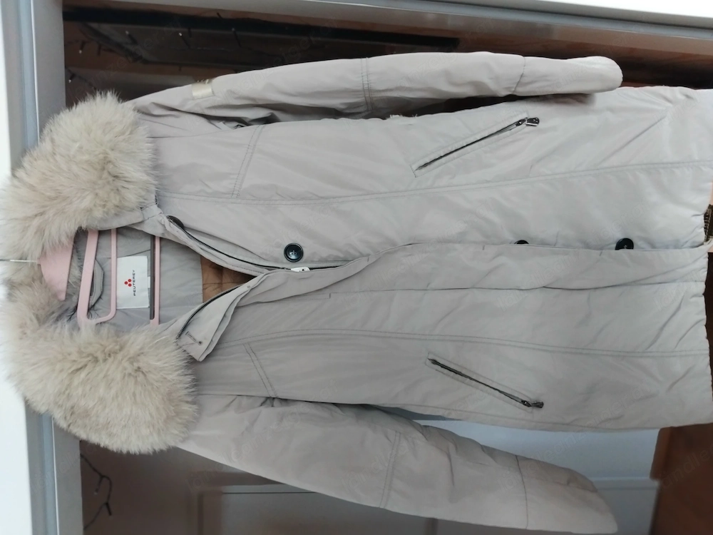 Schicker Wintermantel mit Pelz