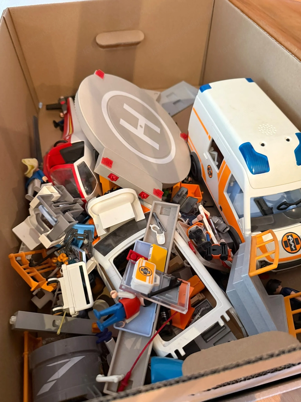 V: Playmobil Krankenhaus mit viel Zubehör
