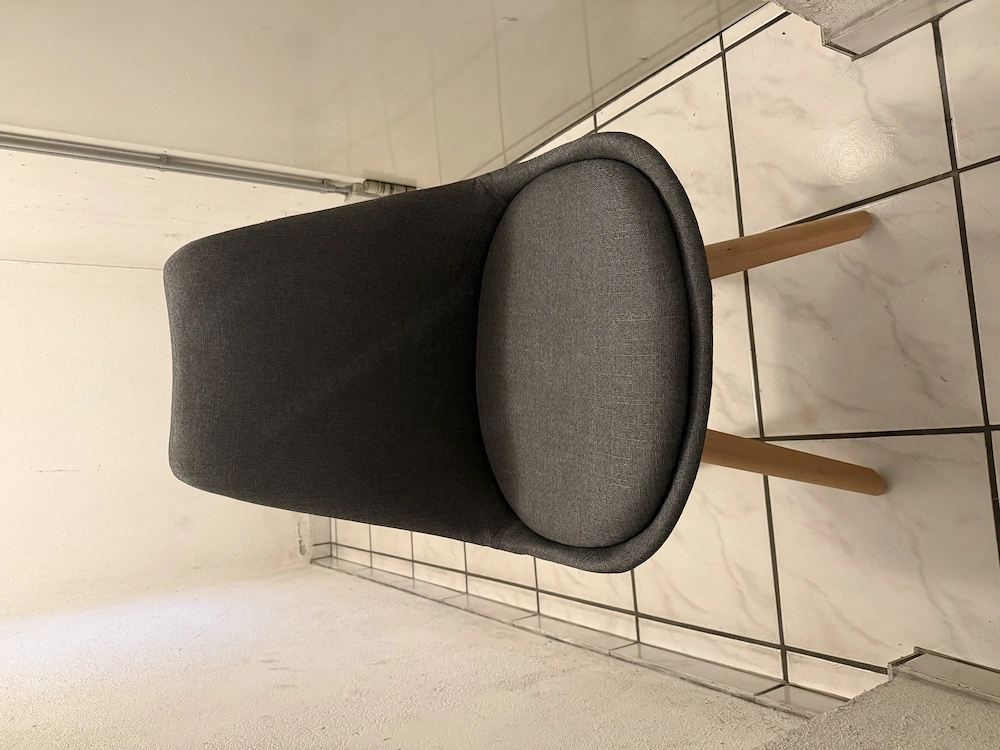 4 neue Stühle zu verkaufen