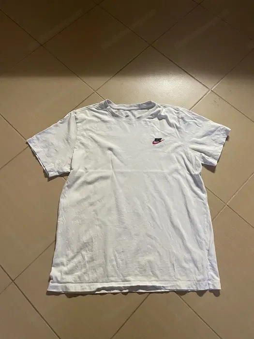Nike T-shirt