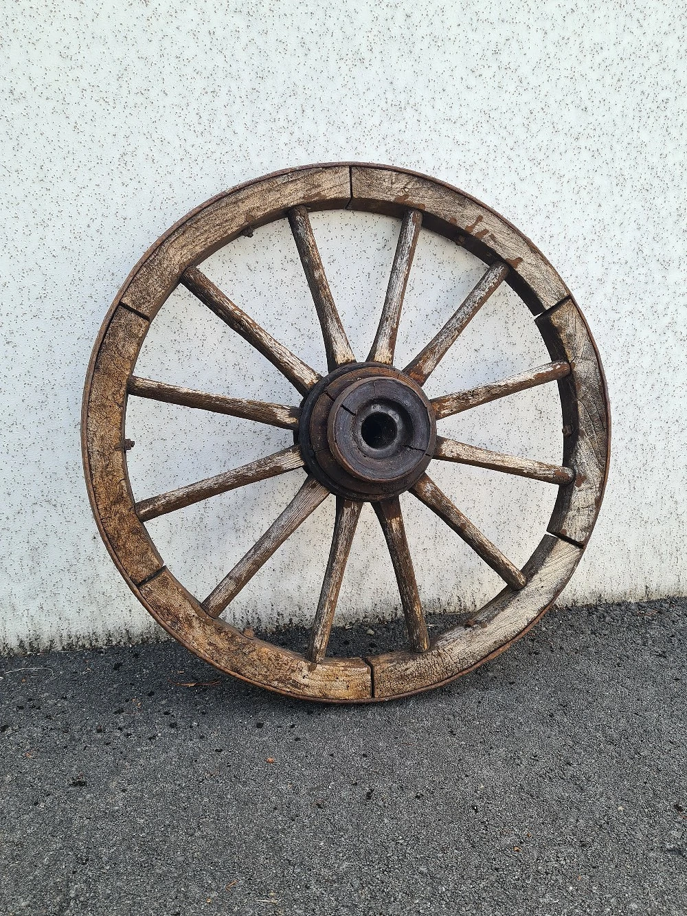 Antikes Wagenrad 