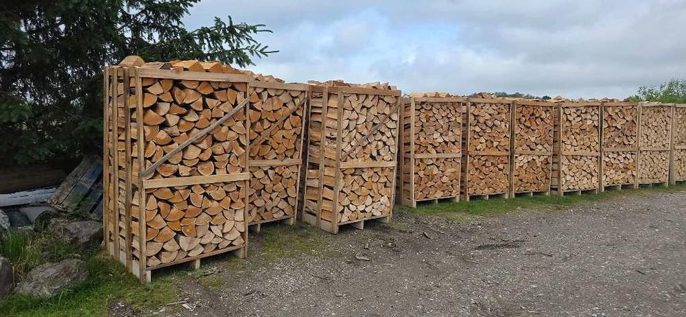 Brennholz ab 70  Rm Restfeuchte 15-20 %