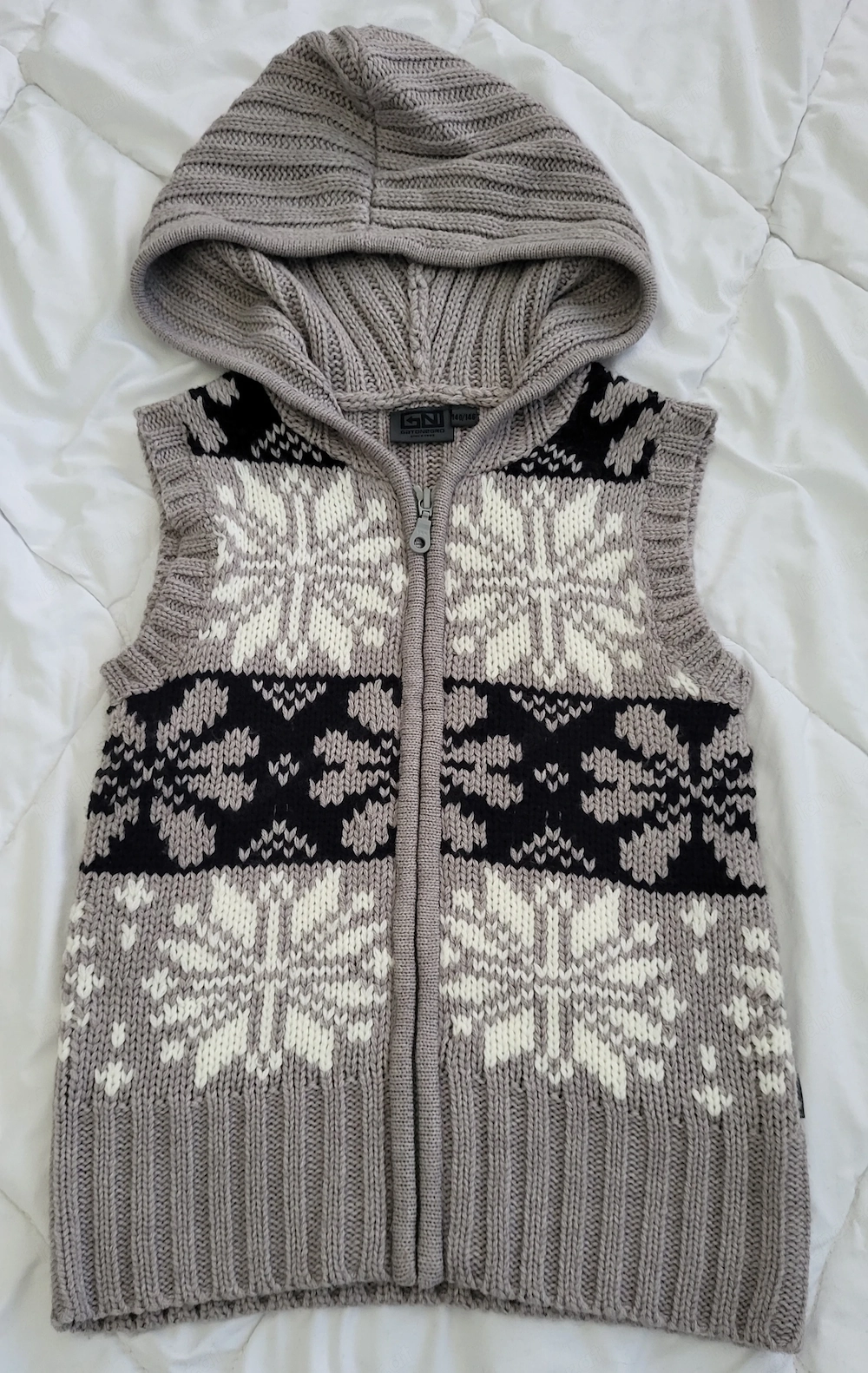 Schöne Strickweste grau