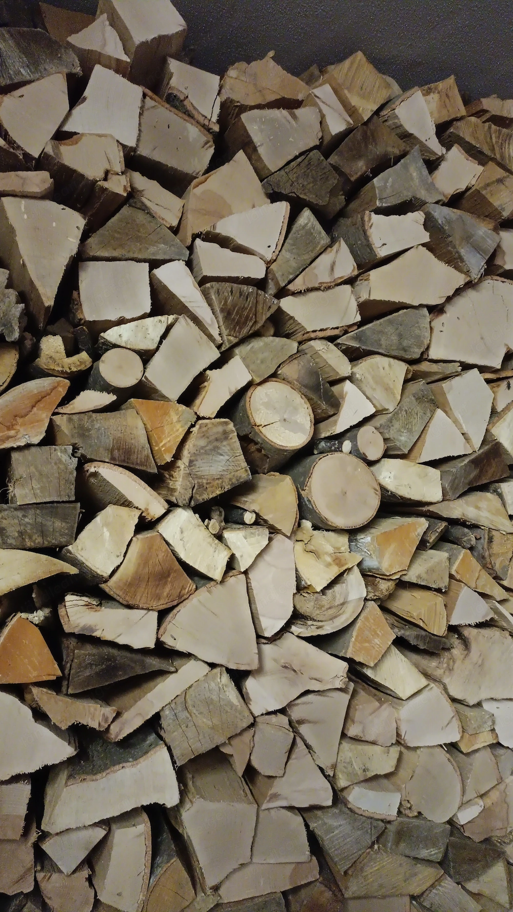 Trockenes Brennholz 80 