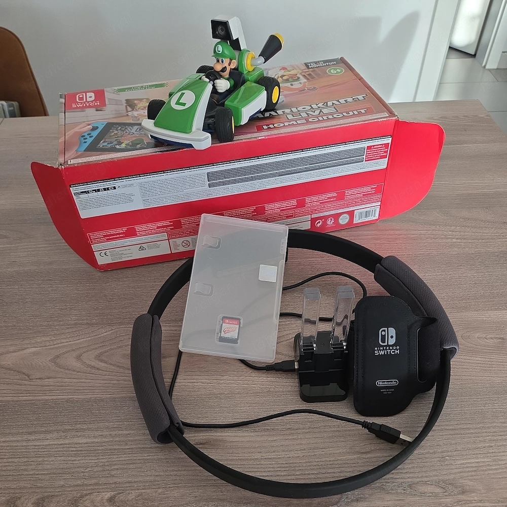 Nintendo Switch mit Spielen und Zubehör 
