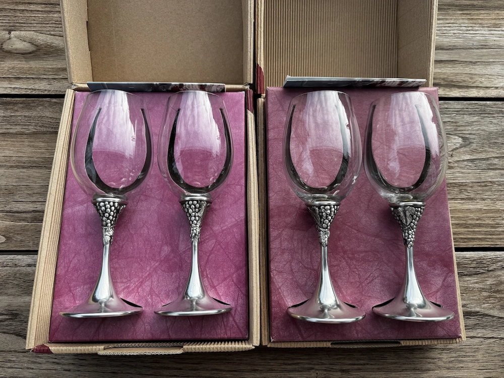 Weingläser aus Glas mit Zinnfuß, sehr hochwertig, 4 Stück