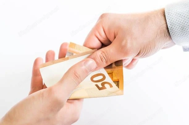 KREDITANGEBOT: Finanzierungsbeihilfe von 5.000 bis 500 000 mit einem Zinssatz von 3 % pro Jahr.