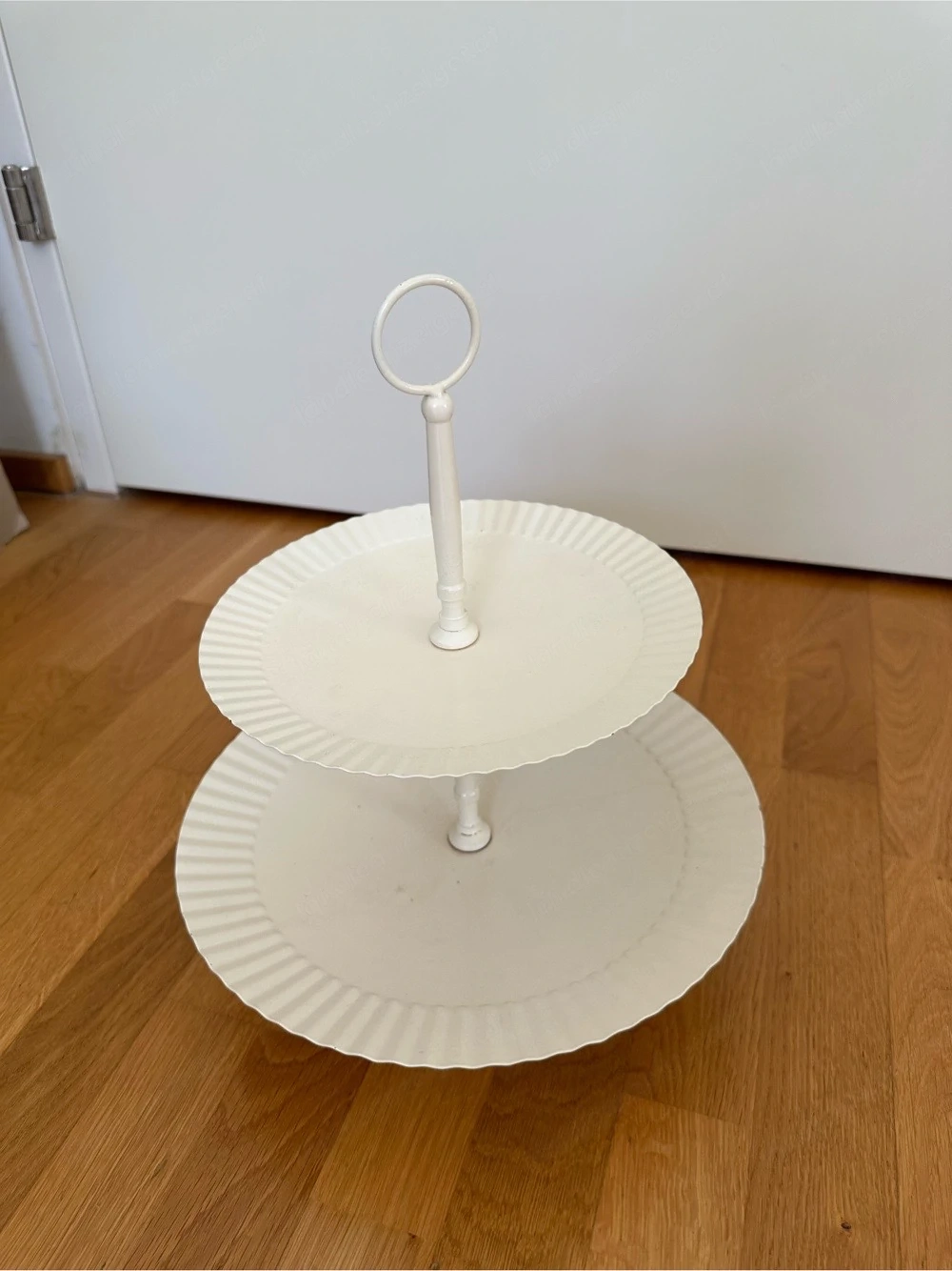 Weiße 2-stöckige Etagere   Servieretagere im Vintage-Stil
