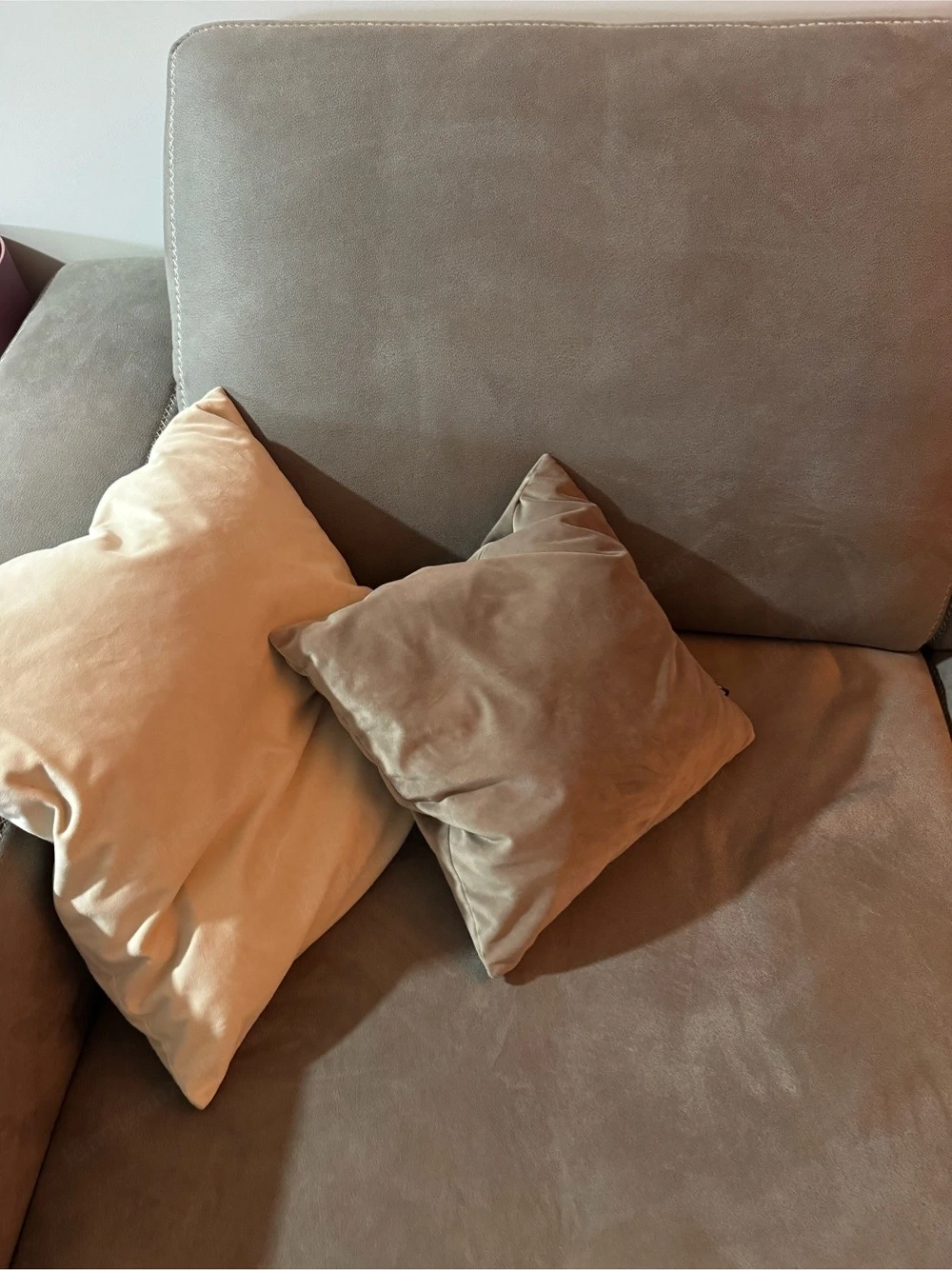Graue Eckcouch   L-Sofa mit Ottomane