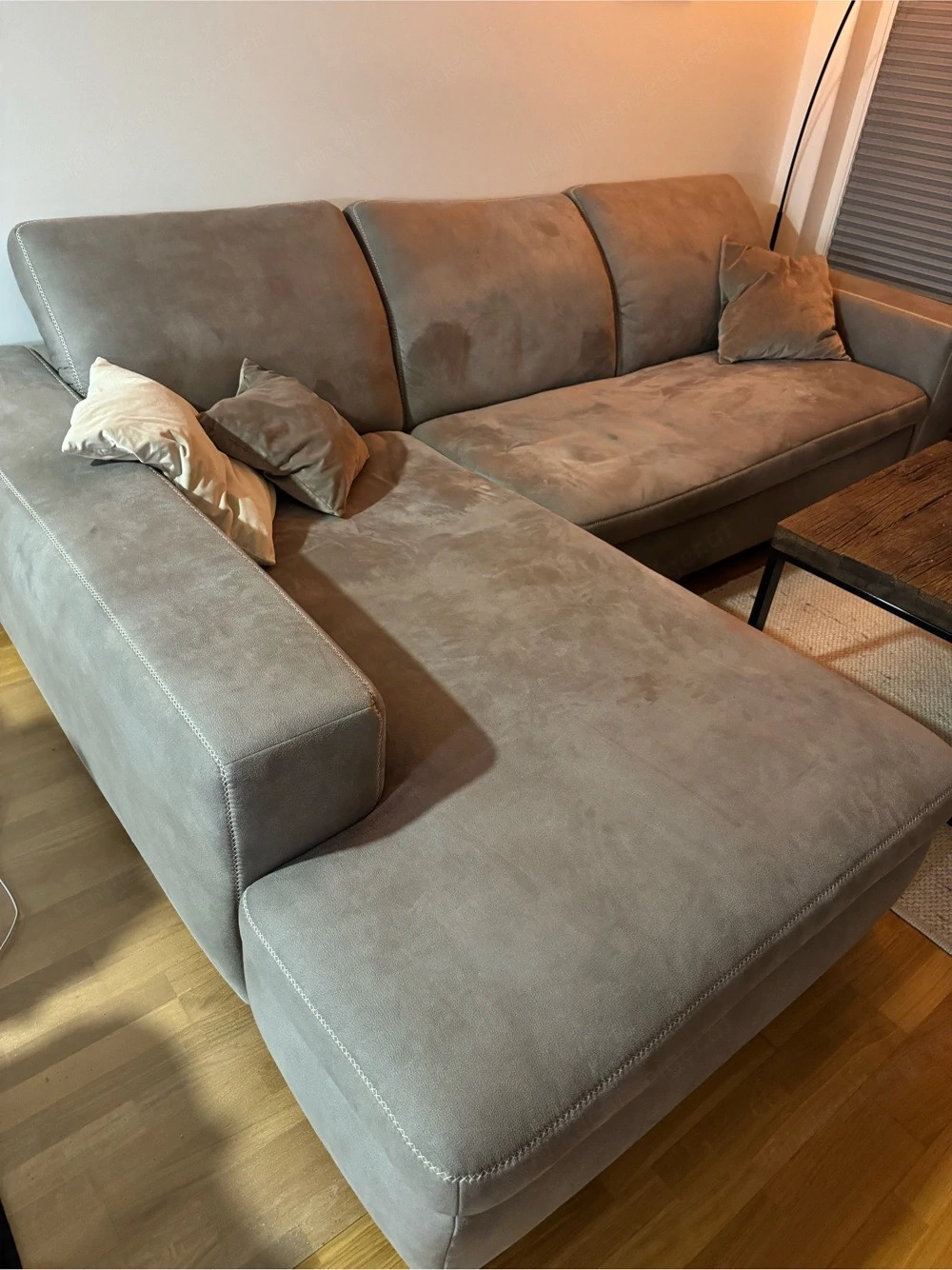 Graue Eckcouch   L-Sofa mit Ottomane