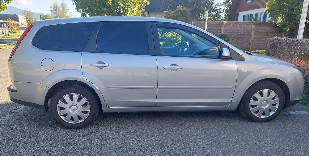  FORD Focus Kombi 109PS, wenig Kilometer & viele Neuteile !!!