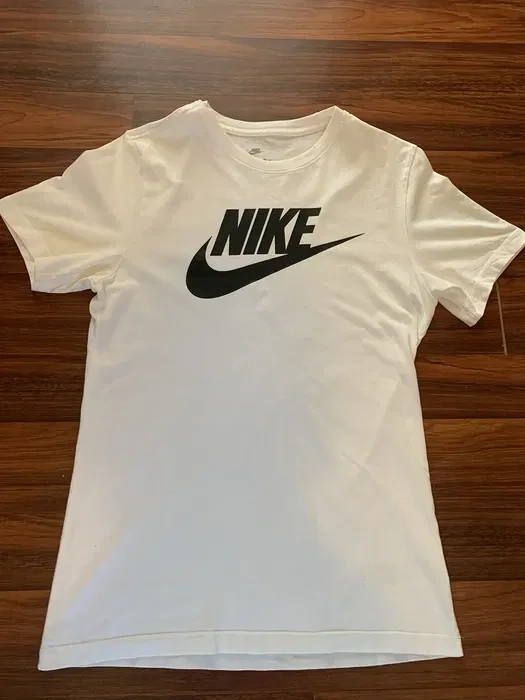 Nike-T-Shirt